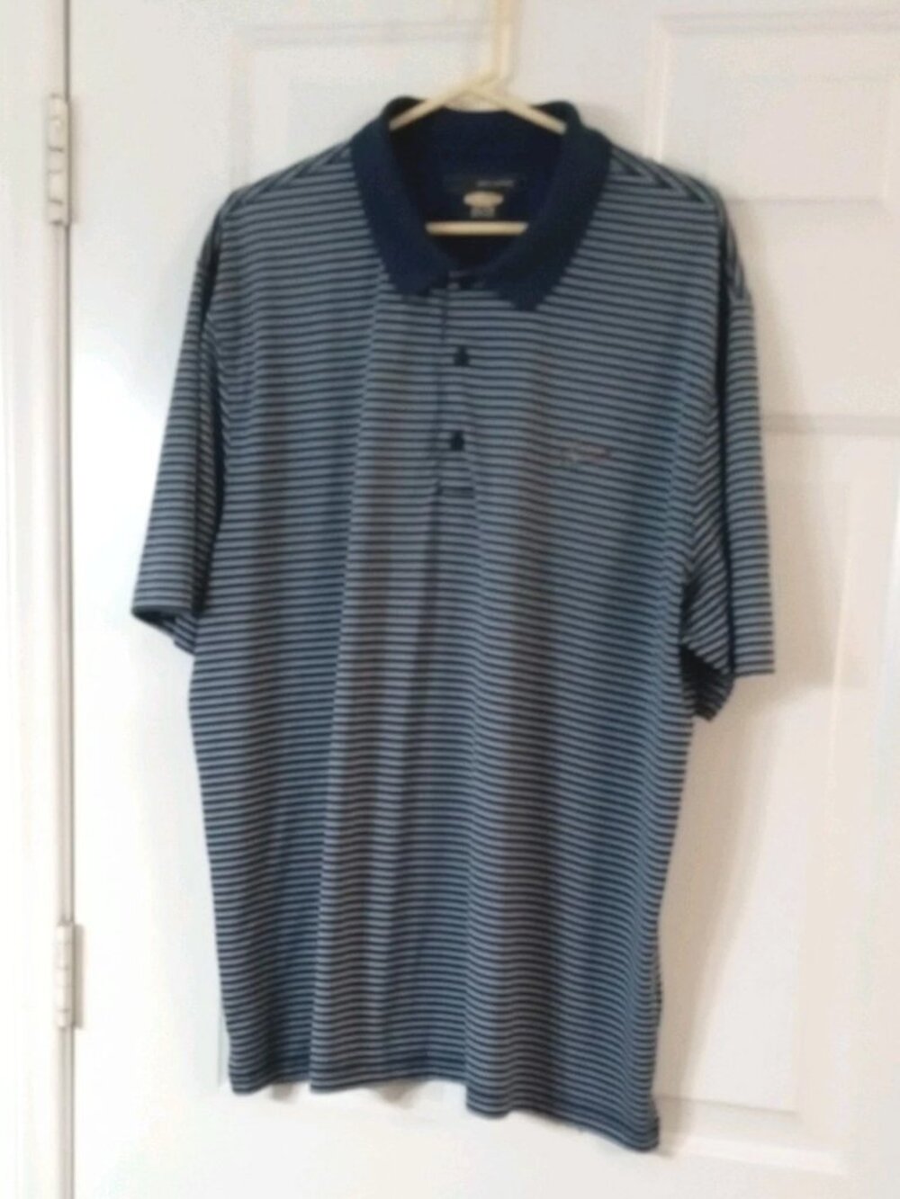 Greg Norman Play Dry Navy Blue and White Striped Golf Polo Shirt Men's XXL